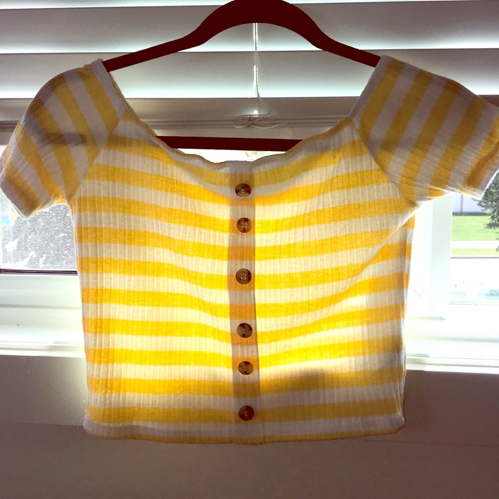 Shoulder baring stripped shirt